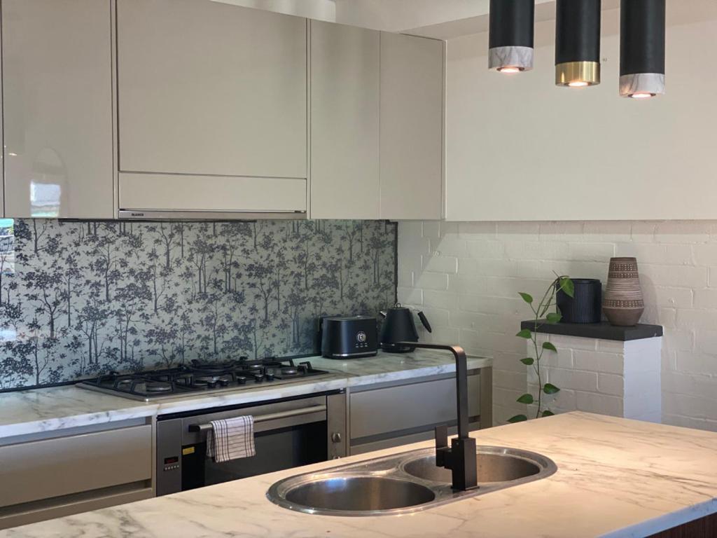 خليج بيرون Byron Butter Factory Apartments المظهر الخارجي الصورة